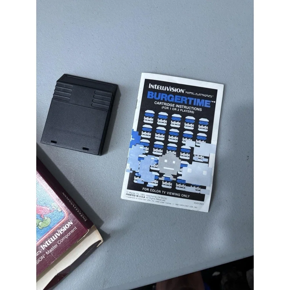 Donkey‎ Kong (Intellivision, 1982, CIB) Complete with Manual.